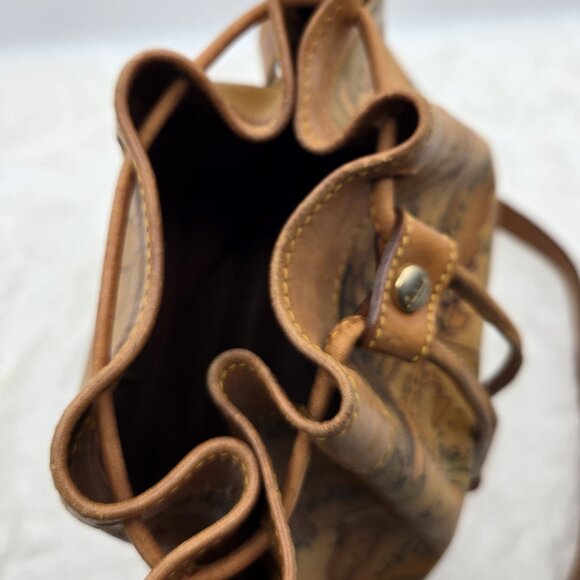 Alviero Classe Geo Classic bucket bag - Picture 8 of 14